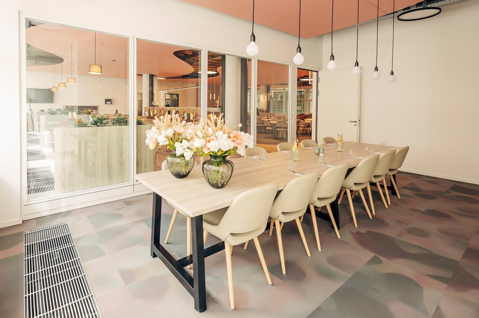 AER 1440x958 0003 Ebene 5